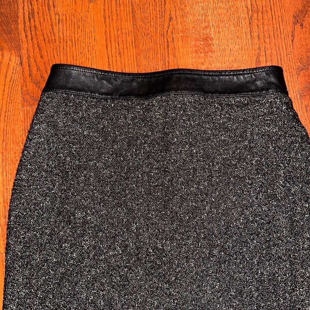 Vintage Kate Hill Wool Skirt with Leather Waist Band | Size 6 - Picture 3 of 9